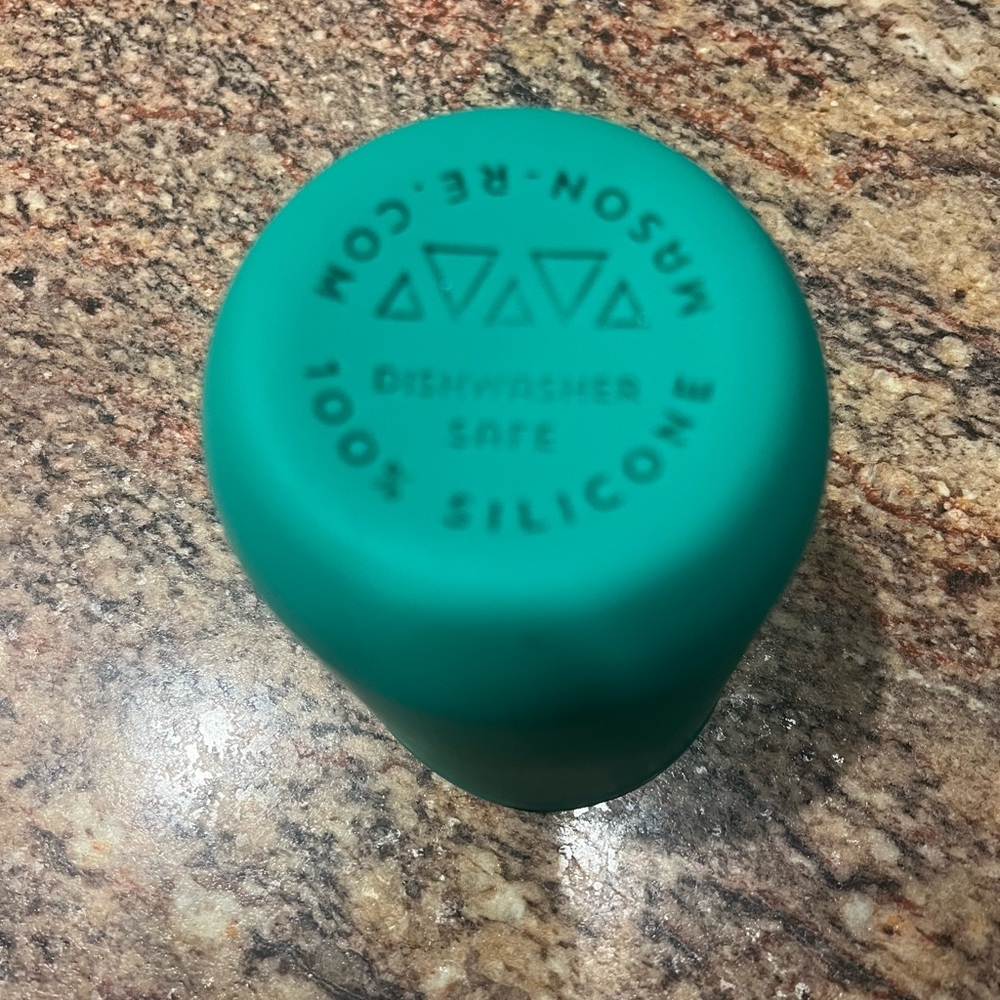 Mason-re silicone glass jar koozie sleeve.